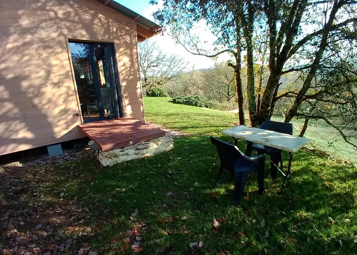 Maison Dans Un Ecrin De Verdure