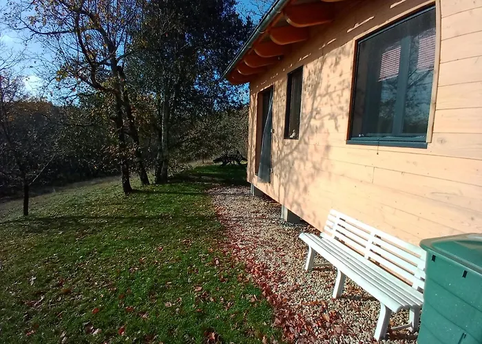 Maison Dans Un Ecrin De Verdure