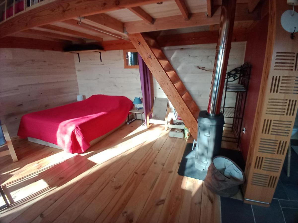 Maison Dans Un Ecrin De Verdure *